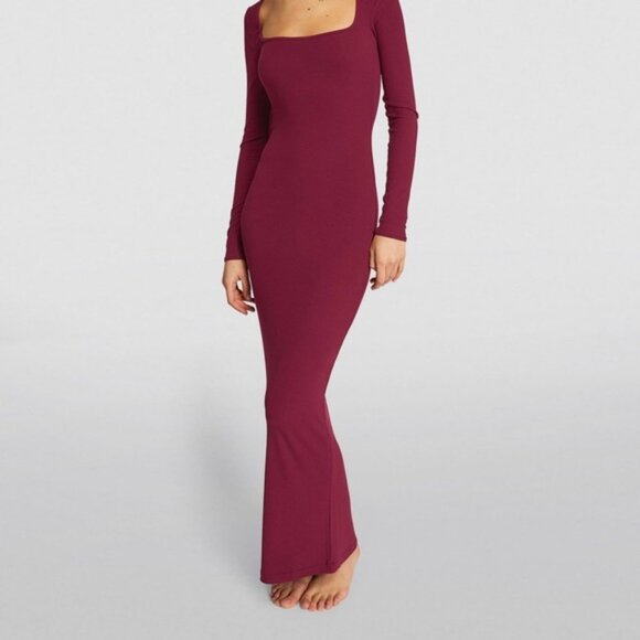 Skims Soft Lounge Long Sleeve Dress Ribbed in Wine Size M - Picture 7 of 14